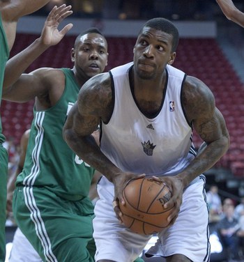 罗马诺：热刺愿5500万镑+500万镑浮动报价埃泽