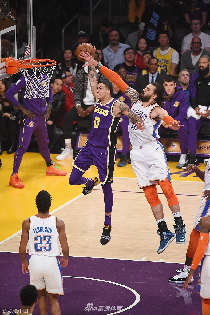 内维尔：阿诺德需更认真地对待防守，在皇马他将面临激烈竞争.